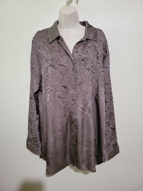 Chico's Textured  Long-Sleeve Blouse in Charcoal
